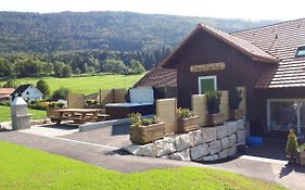 Gites Gorevirat 2 Appartements Avec Jacuzzis Et Terrasses Privatives Pour Chaque Appartement